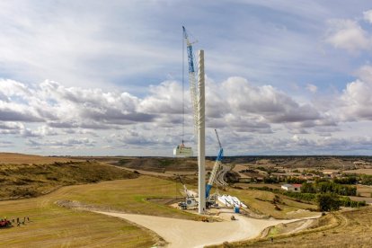 La instalación requiere grúas y unos caminos adaptados a los transportes. ICAL