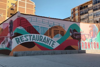 La tipografía de Restaurante es la misma que utilizaba el Frontón en su azotea