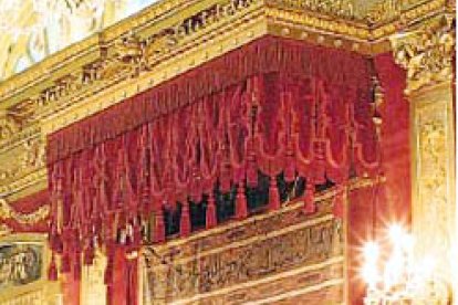 En 1950 se decide realizar dos copias. Una se destina a Burgos para la procesión de El Curpillos. La otra va a Navarra. Se expone en el Salón del Trono de la Diputación Navarra.