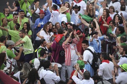 Charangas y peñas impulsan el ánimo de las fiestas Foto: Israel L. Murillo