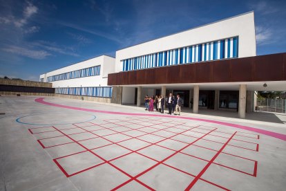 Patio del colegio Isabel de Basilea de Villímar. TOMÁS ALONSO