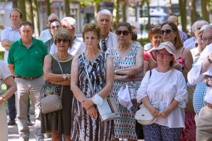Al acto acudieron militantes y simpatizantes del PP junto a burgaleses anónimos que quisieron recordar a Miguel Ángel Blanco. FOTOS: TOMÁS ALONSO