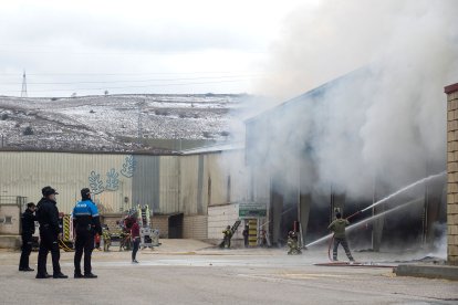 Incendio en un almacén en Molifibra, TOMÁS ALONSO