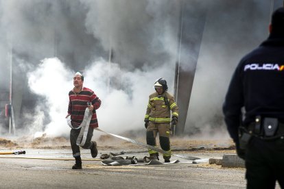 Incendio en un almacén en Molifibra, TOMÁS ALONSO