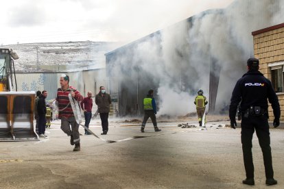 Incendio en un almacén en Molifibra, TOMÁS ALONSO