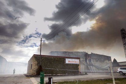 Incendio en un almacén en Molifibra, TOMÁS ALONSO