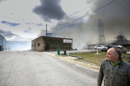 Incendio en un almacén en Molifibra, TOMÁS ALONSO
