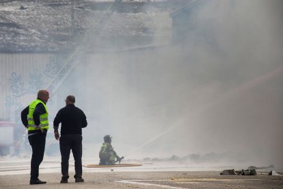 Incendio en un almacén en Molifibra, TOMÁS ALONSO