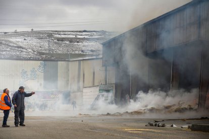 Incendio en un almacén en Molifibra, TOMÁS ALONSO