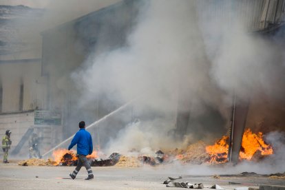 Incendio en un almacén en Molifibra, TOMÁS ALONSO