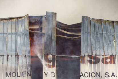 Incendio en un almacén en Molifibra, TOMÁS ALONSO