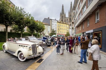 20210926 COCHES ANTIGUOS CANCER 009_opt