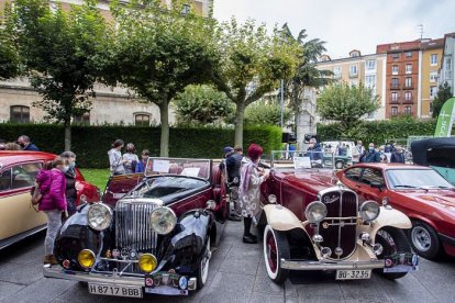 Concentración del Club Burgalés de Vehículos Históricos. SANTI OTERO