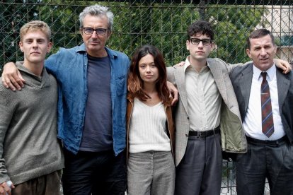 Patrick Criado, el director Mariano Barroso, Anna Castillo, Àlex Monner y Antonio de la Torre, en Irún.