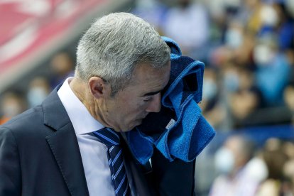 Paco Olmos abandonó a mitad de temporada al Obradoiro para fichar por el San Pablo Burgos. SANTI OTERO