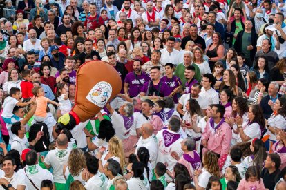 La bota ya está en manos de las peñas. TOMÁS ALONSO