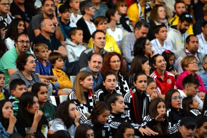 La afición en El Plantío en el derbi Burgos CF vs CD Mirandés en El Plantío. FOTOS: © ECB / TOMÁS ALONSO