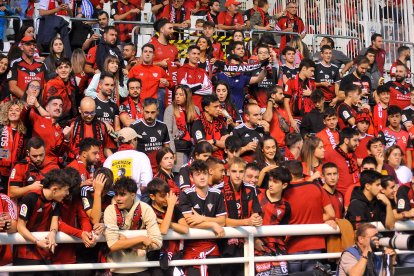 La afición en El Plantío en el derbi Burgos CF vs CD Mirandés en El Plantío. FOTOS: © ECB / TOMÁS ALONSO