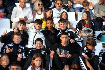 La afición en El Plantío en el derbi Burgos CF vs CD Mirandés en El Plantío. FOTOS: © ECB / TOMÁS ALONSO
