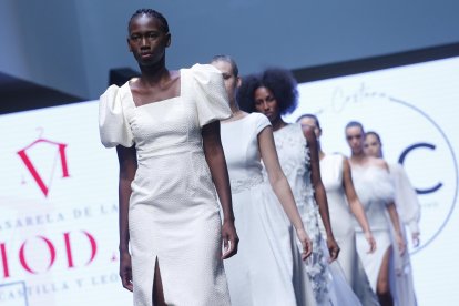 Moda nupcial de La Nueva Costura. SANTI OTERO