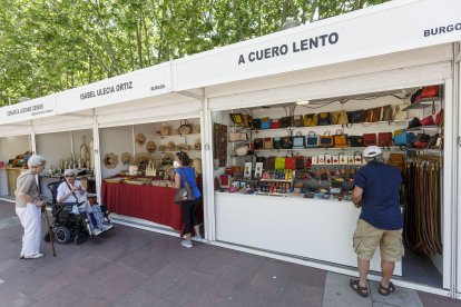 Casetas en la feria del mimbre, barro y cuero de San Agustín. FOTOS: © ECB / SANTI OTERO