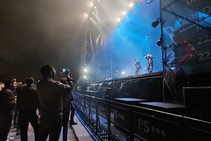 Cronómetrobudú, en el escenario de la plaza de Santa Teresa. L. G. L.