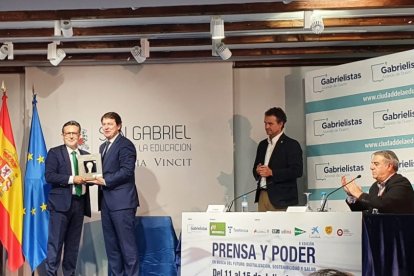El doctor Julio Mayol ha recibido el premio Prensa y Poder 2022