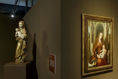 Exposición 'Bajo el árbol del paraíso' en el Cultural Cordón. SANTI OTERO