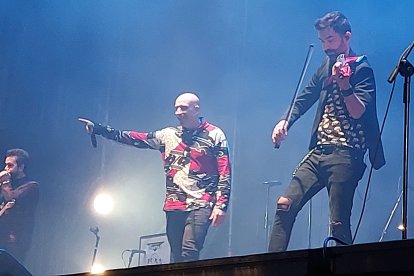 Cronómetrobudú, en el escenario de la plaza de Santa Teresa. L. G. L.