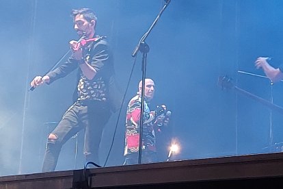 Cronómetrobudú, en el escenario de la plaza de Santa Teresa. L. G. L.