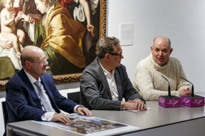 Exposición 'Bajo el árbol del paraíso' en el Cultural Cordón. SANTI OTERO