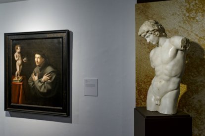 Exposición 'Bajo el árbol del paraíso' en el Cultural Cordón. SANTI OTERO