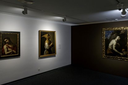 Exposición 'Bajo el árbol del paraíso' en el Cultural Cordón. SANTI OTERO