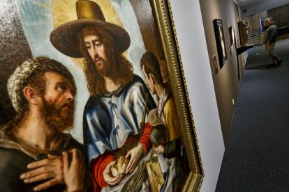 Exposición 'Bajo el árbol del paraíso' en el Cultural Cordón. SANTI OTERO