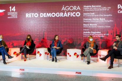 Ágora sobre despoblación en el 14º Congreso Autonómico del PSOE de Castilla y León.SANTI OTERO