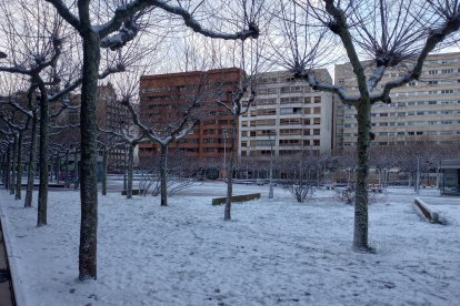 La capital burgalesa ha amanecido nevada. N. E.