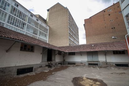 Antaño esa parcela ocupó la Comandancia de Obras del Ejército de Tierra. FOTOS: © ECB / TOMÁS ALONSO