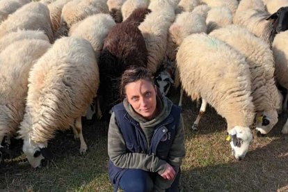 La ganadera, Beatriz Mendo tiene una explotación de ovejas IGP