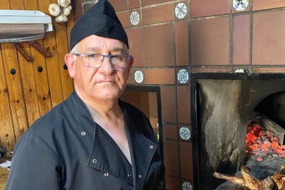 Rafael Corrales es uno de los templos del lechazo en Aranda