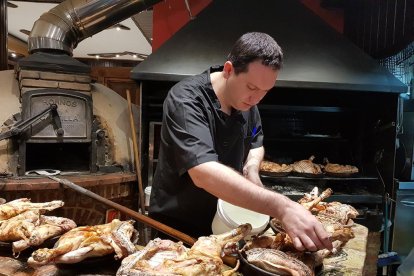 Galería de Fotos. El Lagar de Isilla es uno de los referentes gastronómicos. Lo logra gracias al esfuerzo diario del equipo coordinado por José Zapatero, Victoria y Feli.