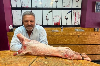Rafael Miquel compagina en Casa Florencio la tradición del lechazo asado con la vanguardia de sus tapas en barra. Acaba de abrir ahora Ágora de Protos (Peñafiel), el último proyecto de la bodega más visitada de la Ribera del Duero.