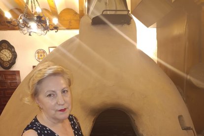 Mari Carmen Alonso Plaza lleva 29 años gestionando el restaurante El Cordero junto a su marido, Ángel y sus hijos.