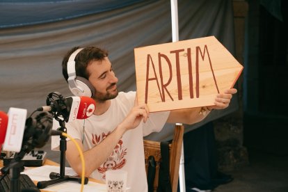 Adrián Mallén en directo. IRIS JUSTO RODRÍGUEZ