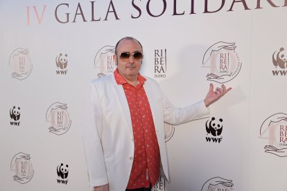 El actor, humorista y cantante, Carlos Areces, dio juego