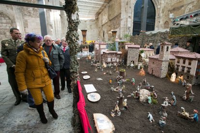 Escena del Belén Monumental de Ejército de Tierra ubicado en el Monasterio de San Juan de la capital burgalesa. TOMÁS ALONSO