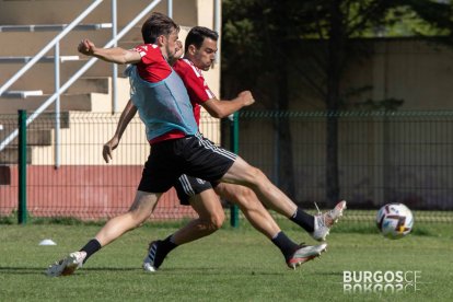 El Burgos CF ya entrena con la vista puesta en el Málaga. Fotos: BCF