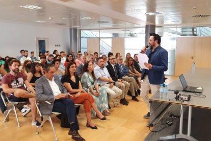 Entre el público estaban los diez proyectos finalistas y los tres ganadores