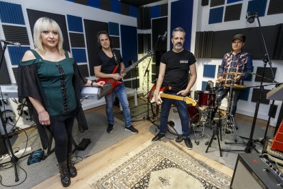 Daría Ras junto a sus compañeros de Frío. SANTI OTERO