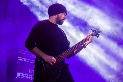 Gamonal disfruta de Las Candelas a ritmo del rock y el metal. Sexma abrieron el festival. TOMÁS ALONSO