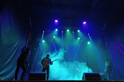 El rock enérgico de Perrosdepaja puso el broche de oro a la cita. D. S. M.